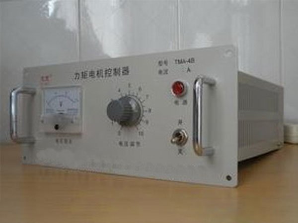 جهاز التحكم في عزم الدوران لآلة لف بثق الأغشية المنفوخة